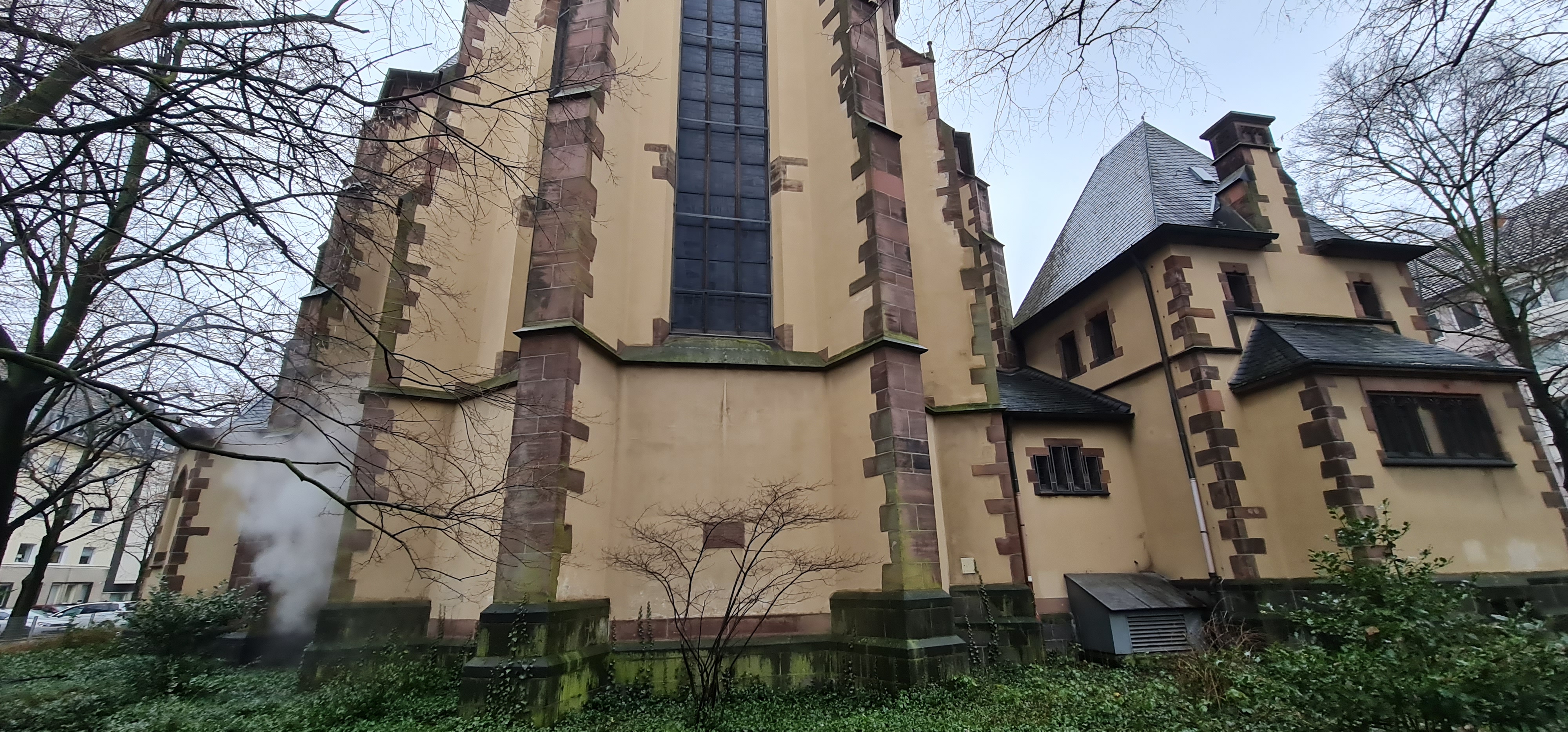 Naturstein Reinigung Farbentfernung Denkmal Housewashcomapany Kirche Fassadenreinigung